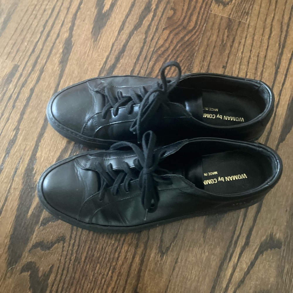 Excellent condition black leather sneakers